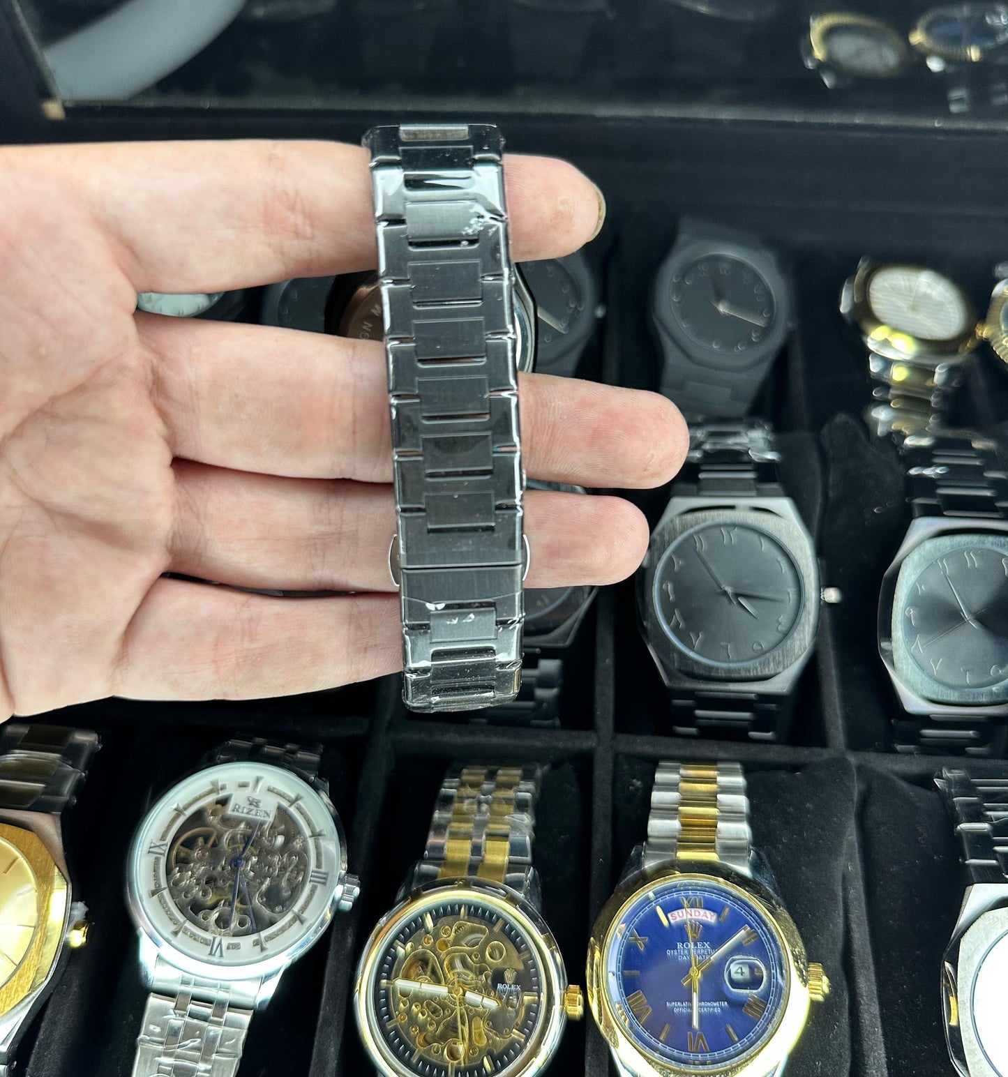 STEEL BLACK ARABIC AURA WATCH
