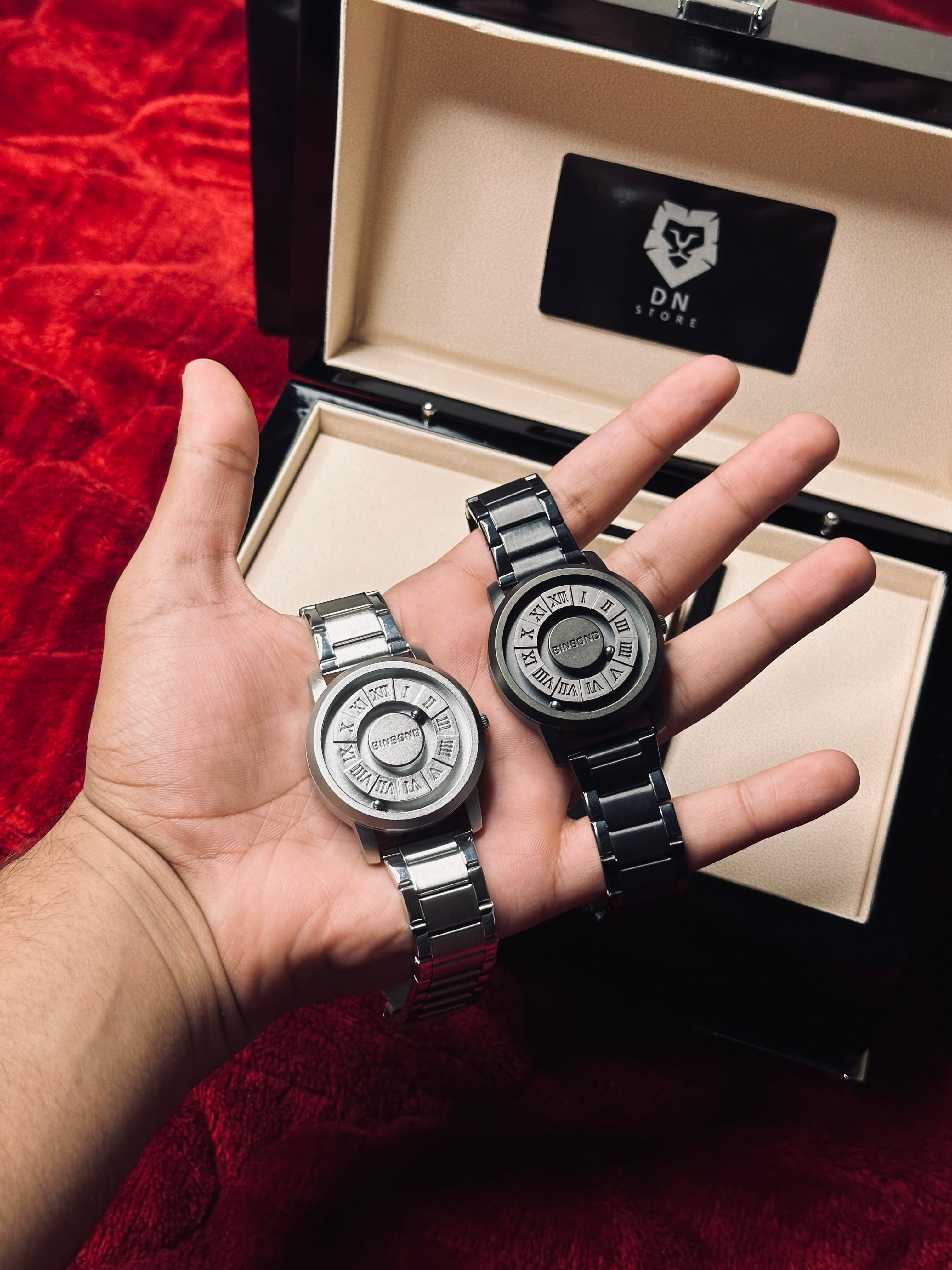 BINDBOND Arm-Less Watch